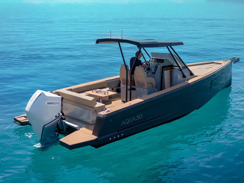 Aqua 30 Black – private Yachtcharter auf Zypern