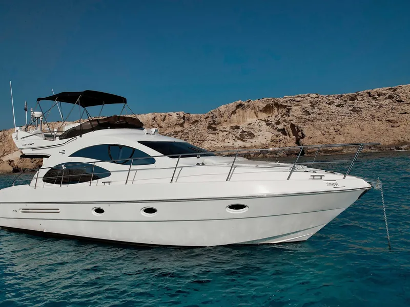 Azimut 42 – private Yachtcharter auf Zypern