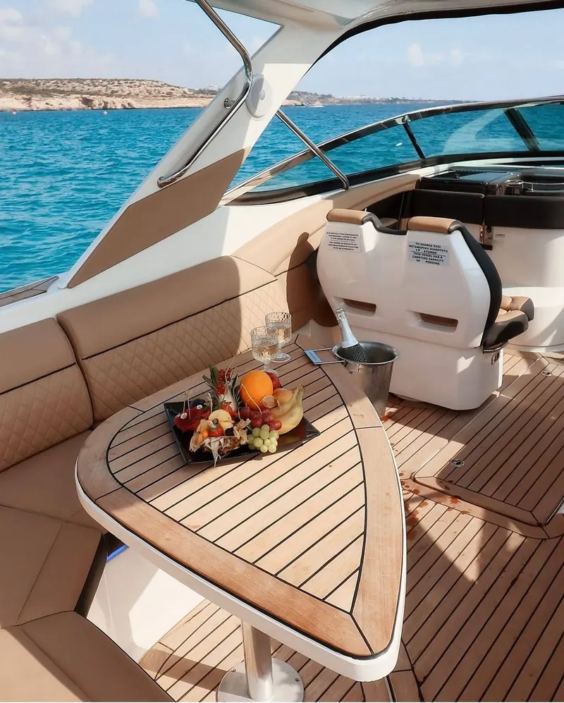 Sea Ray SLX350