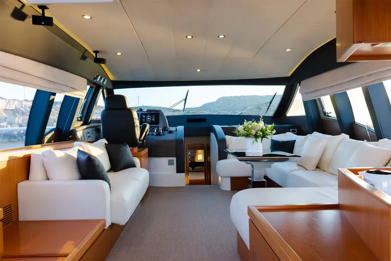 Ferretti 592