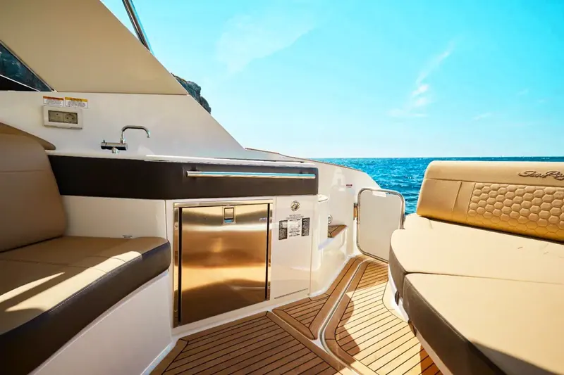 Sea Ray 320