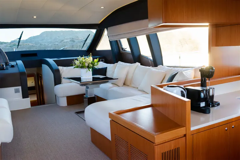 Ferretti 592