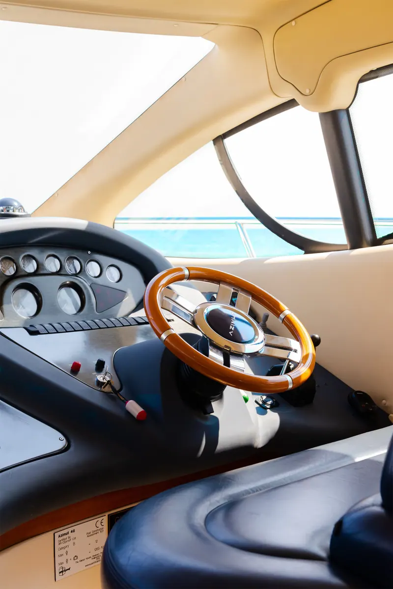 Azimut 46