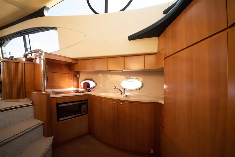 Azimut 46